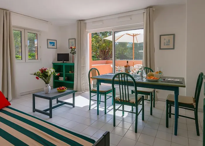 Aparthotel Lagrange Le Domaine Des Grands Pins