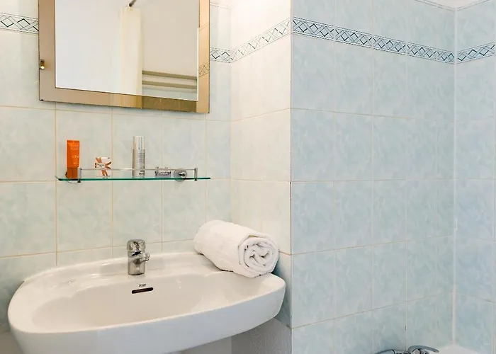 Lagrange Le Domaine Des Grands Pins Aparthotel 2*