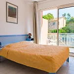 Lagrange Le Domaine Des Grands Pins 2* Saint-Raphael (Var)