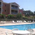 Aparthotel Lagrange Le Domaine Des Grands Pins Saint-Raphael (Var)