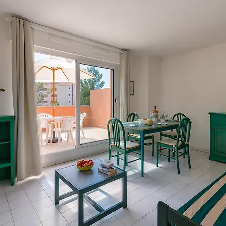 Lagrange Le Domaine Des Grands Pins 2* Saint-Raphaël