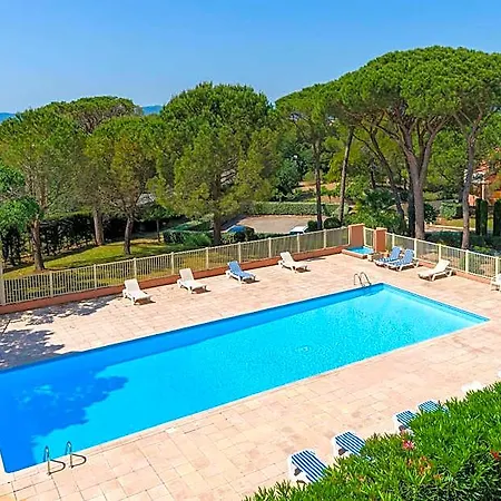 아파트호텔 Lagrange Vacances Le Domaine Des Grands Pins Saint-Raphaël