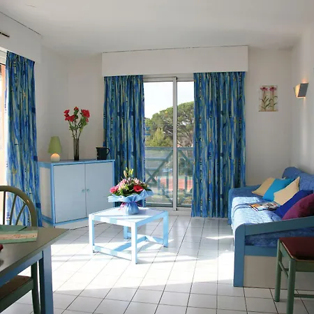 Lagrange Le Domaine Des Grands Pins 2* Saint-Raphaël