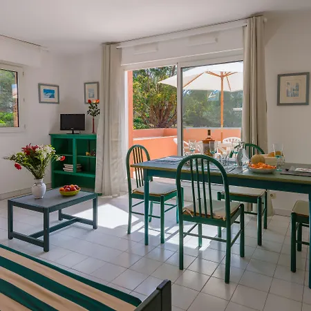 Lagrange Vacances Le Domaine Des Grands Pins 2*