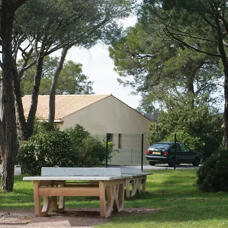 Apart Otel Lagrange Le Domaine Des Grands Pins Saint-Raphaël