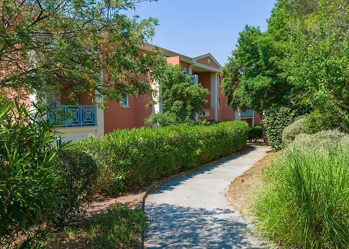 Aparthotel Lagrange Le Domaine Des Grands Pins 2*