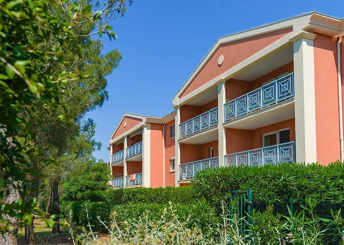 Lagrange Le Domaine Des Grands Pins 2* Saint-Raphaël