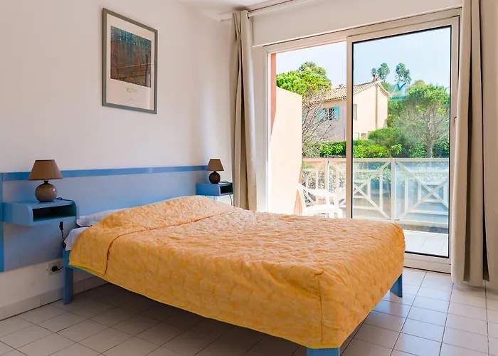 Lagrange Le Domaine Des Grands Pins 2* Saint-Raphael (Var)