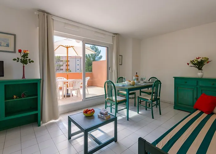 Lagrange Le Domaine Des Grands Pins 2* Saint-Raphael (Var)